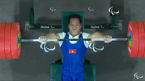 Lê Văn Công không thành công ở lần cử thứ hai, nhưng đã xuất sắc ở lượt cử thứ ba để đoạt HC vàng.
