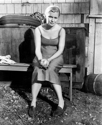 Joanne Woodward tái hiện nhân vật lấy cảm hứng từ Christine trong bộ phim "3 khuôn mặt của Eve" năm 1957.