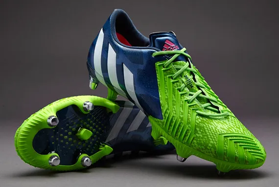 Mẫu giày đá bóng Predator của hãng Adidas.