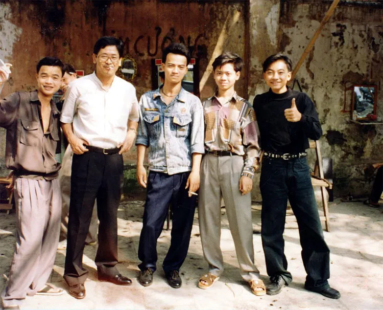 Kiểu tóc và trang phục của thanh niên Hà Nội đầu thập niên 90.
