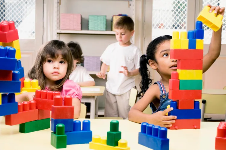 Hãy nói với trẻ về sự khác biệt giữa muốn và cần.
