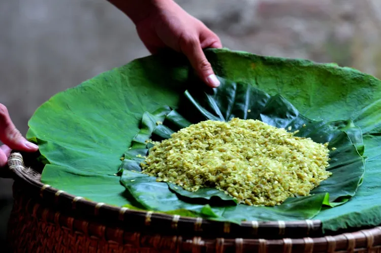 Hạt cốm dẻo, mềm, thơm, ngọt thanh có thể làm ra những món ăn vô cùng tinh tế và hấp dẫn.