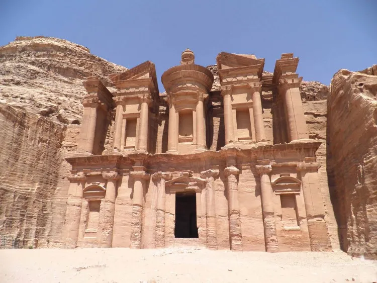 Một tu viện cổ tại Petra.