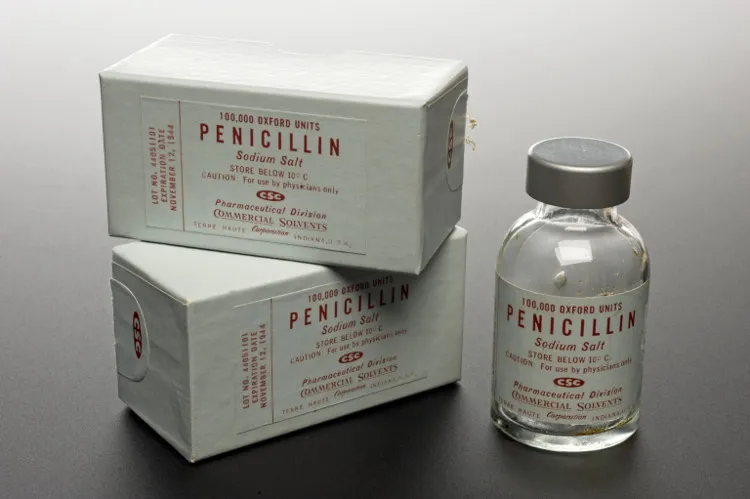 Thuốc kháng sinh được Alexander Fleming tìm ra.