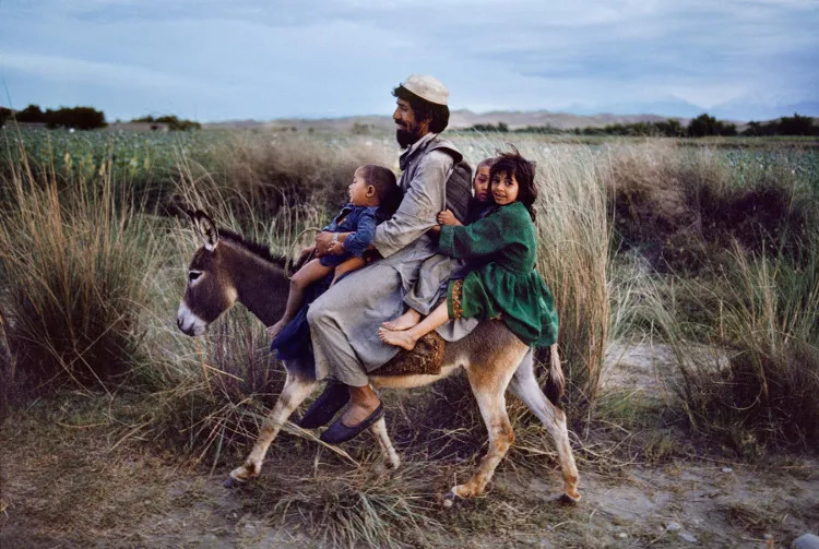 Một gia đình người Afghanistan.