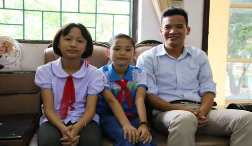 Tác giả ý tưởng Đinh Quỳnh Ngân và Đinh Thị Nguyệt Minh (từ trái sang).