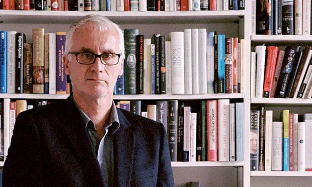 Ông Huw Price.