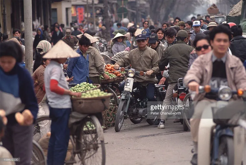 Cảnh tượng nhộn nhịp ở phố Lê Duẩn.