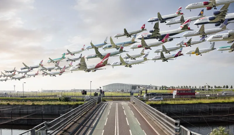 Những chiếc máy bay chuẩn bị hạ cánh tại sân bay Heathrow, London.