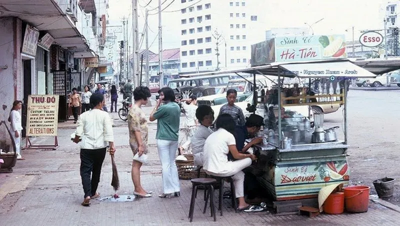 Hàng bán sinh tố.