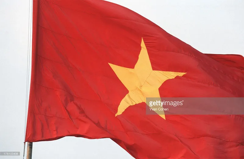 Lá quốc kỳ Việt Nam tung bay ở quảng trường Ba Đình.