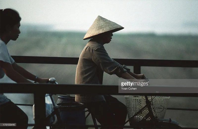Trên cầu Long Biên.
