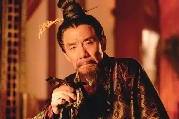 Tư Mã Ý suy tư khi nghĩ đến thực quyền không nằm trong tay mình mà nằm trong tay Tào Sảng.
