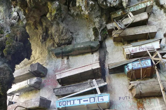 Vách đá treo đầy quan tài, Philippines