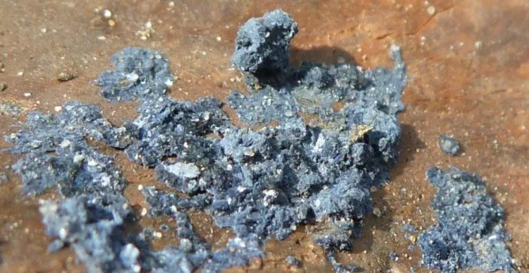 Khoáng vật vivianite.
