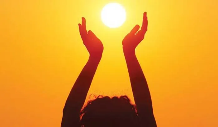 Thời điểm hấp thụ vitamin D tốt nhất là 12h trưa.