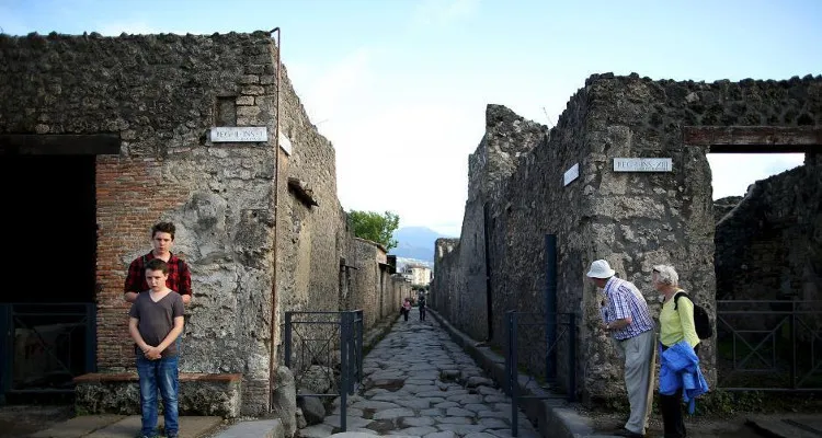 Các hình ảnh tìm thấy là những tàn tích còn sót lại của Pompeii còn tồn tại đến tận bây giờ.