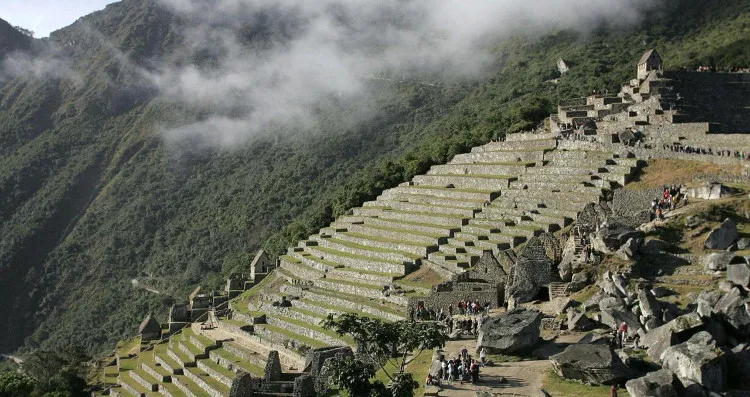 Sacred Valley còn sở hữu những thửa ruộng bậc thang lớn nhất nằm ở trung tâm có kích thước rất lớn, và độ sâu đi xuống khoảng 150 mét.