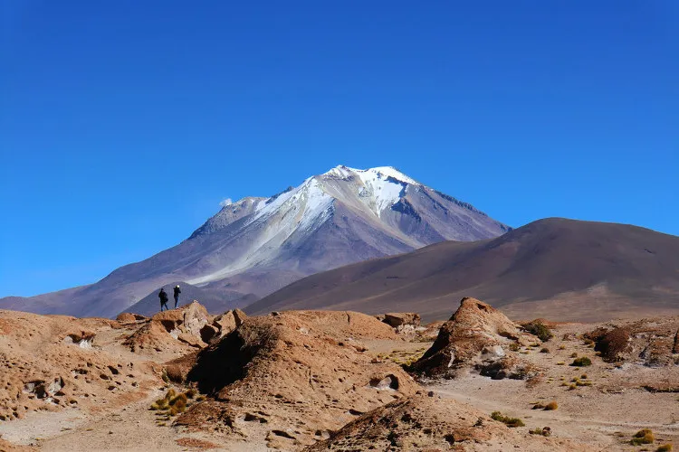 Bể chứa nước 1.000 độ C nằm sâu 15km dưới núi lửa Uturuncu, Bolivia.