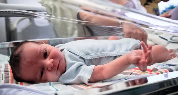 Một số chất hóa học nguy hiểm có thể xâm nhập vào cơ thể thông qua tiếp xúc ngoài da.