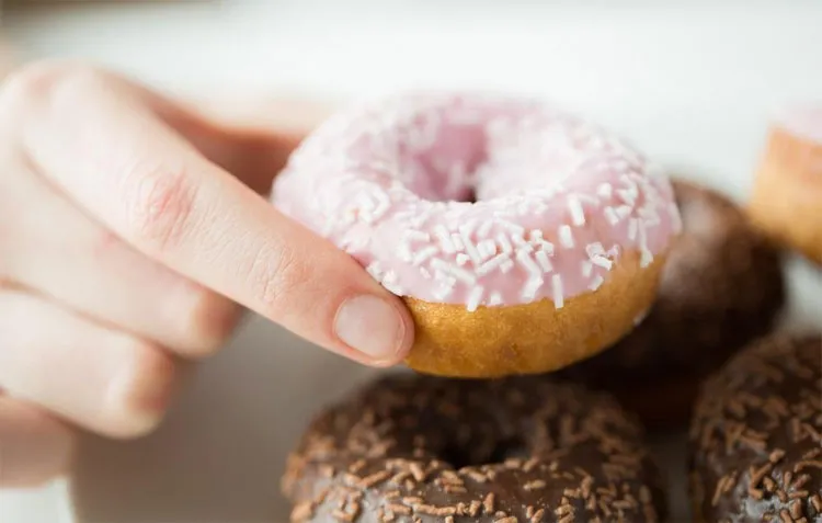 Quá thèm một món ăn nào đó mà không được đáp ứng sẽ kéo dài cơn đói của bạn.
