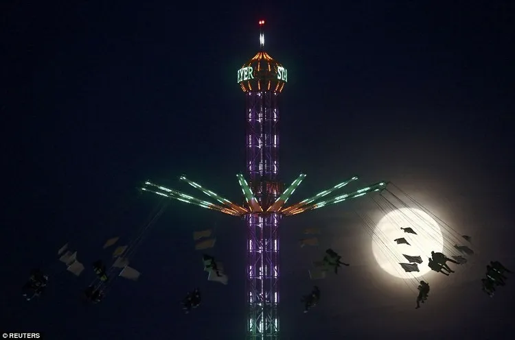 Vào đêm 14/11, mặt trăng sẽ lớn hơn 14% và sáng hơn 30% so với trăng tròn thông thường.