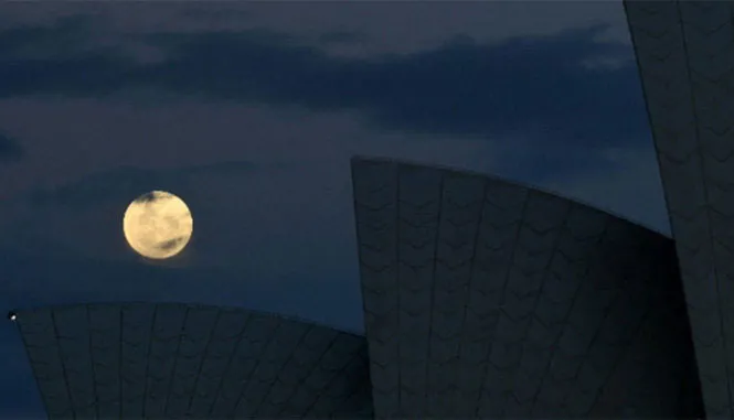 Siêu trăng tại Nhà hát opera Sydney