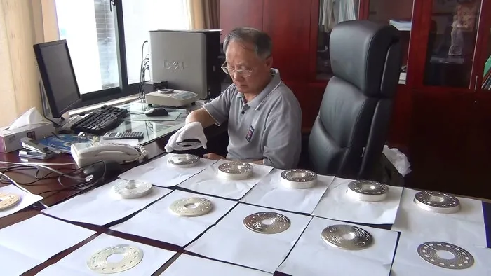 Giáo sư Gao Bingjun.