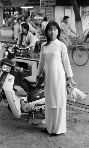 Nữ sinh áo dài Sài Gòn.
