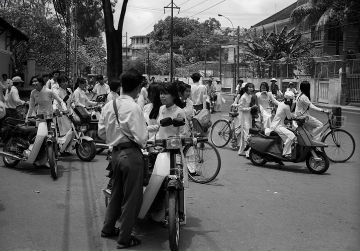 Học sinh phổ thông Sài Gòn, 1994.