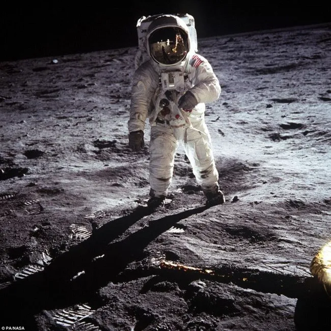 Phi hành gia Buzz Aldrin bước trên mặt trăng vào ngày 20/7/1969.
