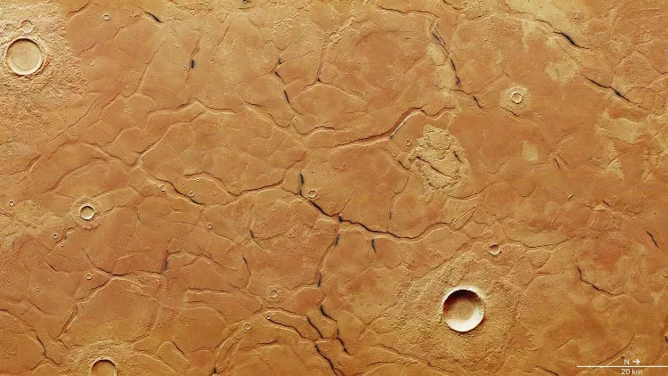 Hình ảnh vệ tinh về địa hình trên Utopia Planitia, nơi vừa tìm thấy dải băng dày 170m.