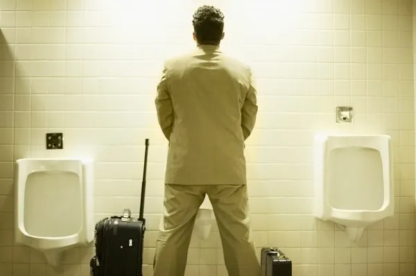 Đi tiểu chính là phương pháp thải độc hữu hiệu nhất
