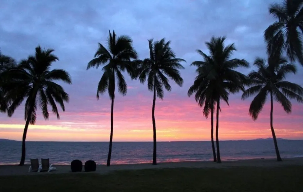 Tại Fiji, chưa bao giờ có tuyết rơi. Thứ bạn thường xuyên nhìn thấy ở đây là ánh nắng ấm áp của mặt trời.