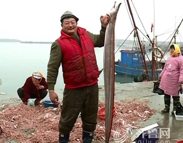 Ông Yan và con lươn khủng.