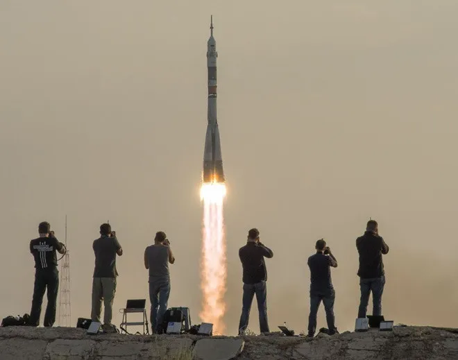 Tàu vũ trụ Soyuz MS-01 thực hiện cuộc thám hiểm lần thứ 48 và 49 tại bãi phóng Baikonur hôm 7/7.