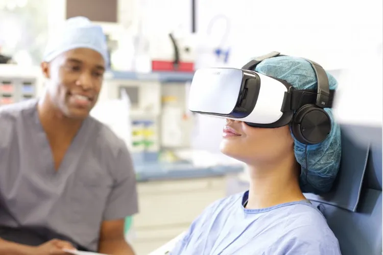 VR vừa khiến các mẹ giảm đau khi chuyển dạ, vừa hướng dẫn họ giữ nhịp thở, rặn đúng lúc