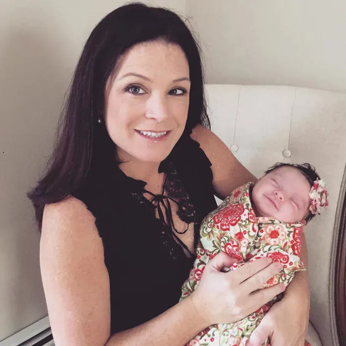 Erin Martucci và con gái cô, được sinh bằng cách ứng dụng VR khi chuyển dạ