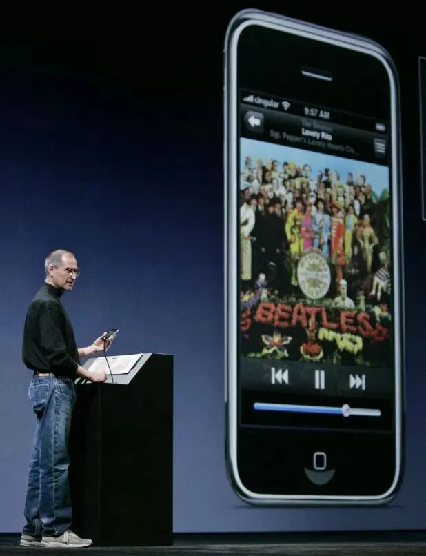 iPhone là Steve Jobs và Steve Jobs chính là iPhone.