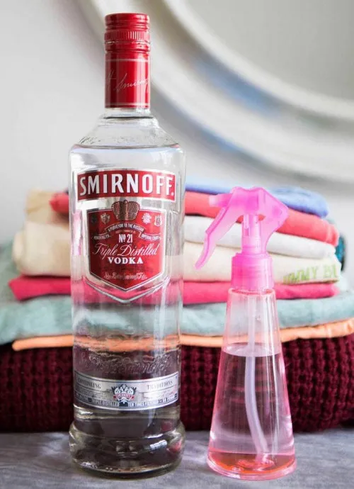 Khử mùi áo quần với vodka