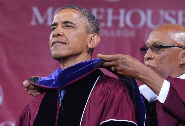 Tổng thống Obama nhận bằng danh dự tại Đại học Morehouse.