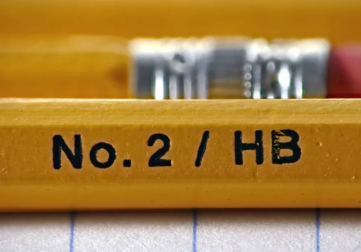 Kí hiệu No.2 thường thấy trên bút chì.