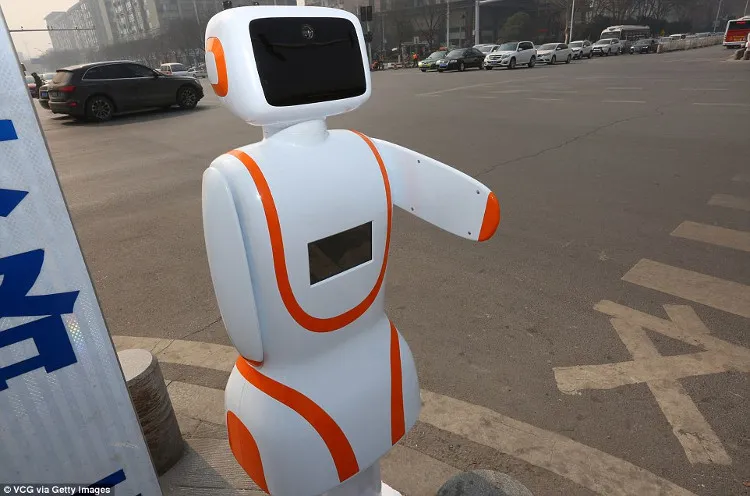 Chú robot này cũng sẽ là "nhân chứng" quan trọng mỗi khi có va chạm xảy ra.