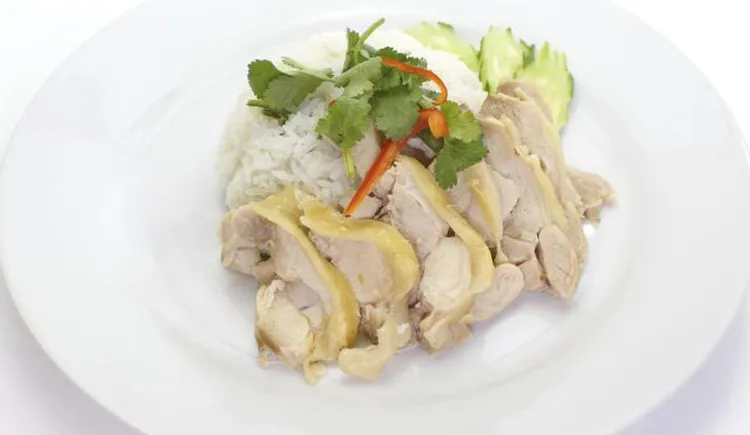 Các chuyên gia khuyến nghị người dân nên ăn cá và thịt gà 2-3 lần/tuần.