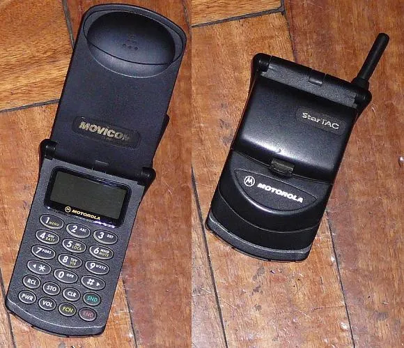 Motorola StarTAC được đánh giá là sản phẩm hoàn thiện cho kết cấu của một điện thoại di động nắp gập hiện đại