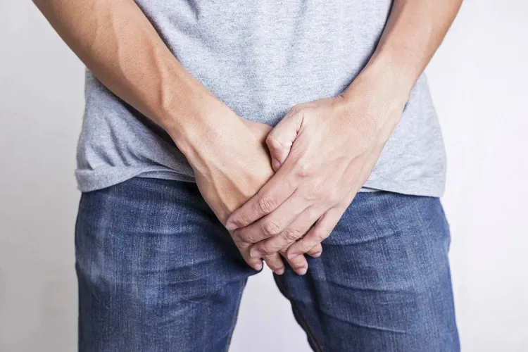 Nếu bạn không chịu mặc đồ lót mà chỉ thả rông, "nó" sẽ luôn có nguy cơ bị kích thích, bị cọ xát, xước da...