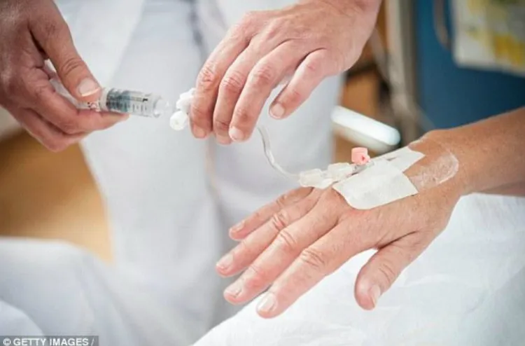 Những bệnh nhân phải thở oxy và truyền tĩnh mạch là những người có nguy cơ nhiễm nấm cao nhất.