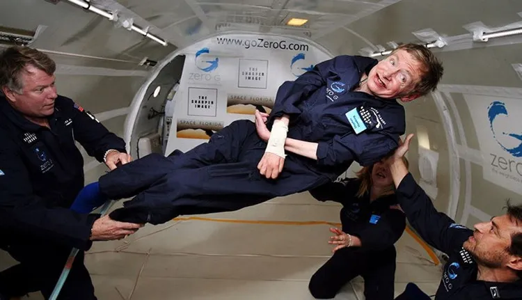 Nhà vật lý và vũ trụ học Stephen Hawking với giấc mơ bay vào vũ trụ sắp thành hiện thực.
