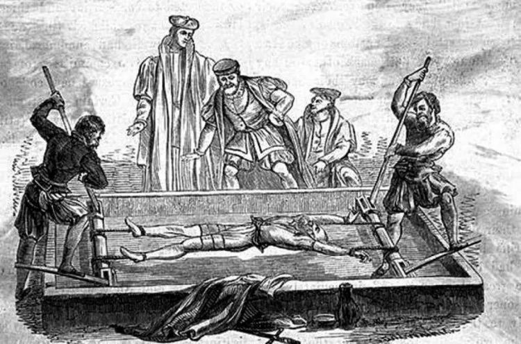 Tra tấn bằng Rack, đây là một dụng cụ tra tấn khiến nhiều người kinh hãi.