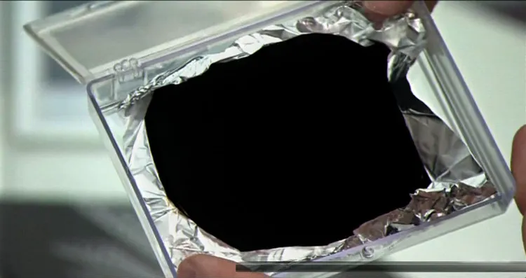 Vật liệu đen nhất thế giới Vantablack.